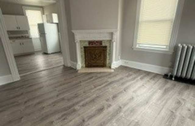 Spacious 1bedroom unit with large living room Gallery 1