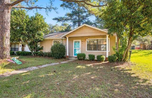 1616 COOMBS Drive Gallery 2