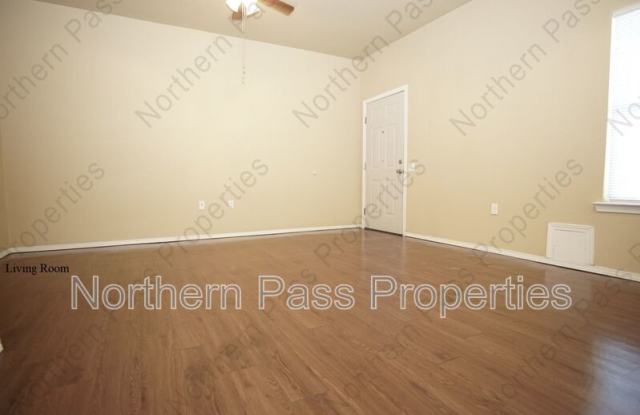 8685 N Loop Gallery 4