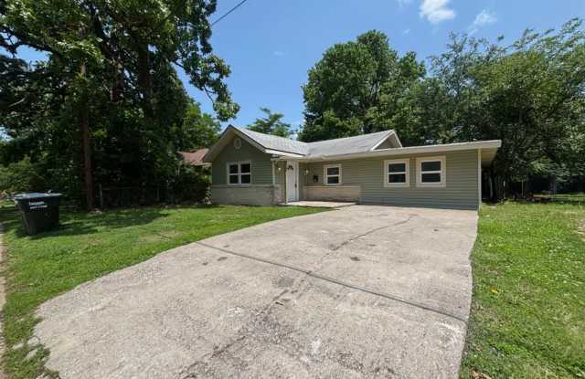 Available Now 4 bedroom 2 full bathroom home! Gallery 1