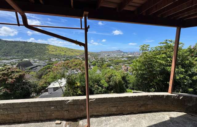1 Bedroom / 1 Bathroom in Manoa Gallery 4