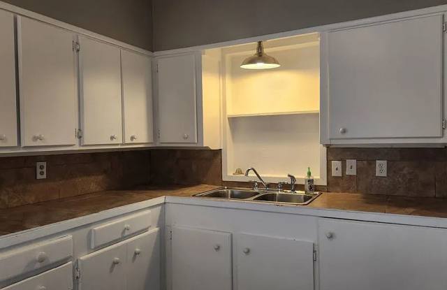 House For Rent 2124 Avenue G Nederland, TX 77627 Gallery 4