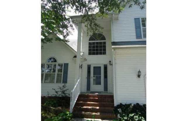 4 Bedroom 2.5 Bath House in Suffolk - 6702 Burbage Landing Circle, Suffolk, VA 23435