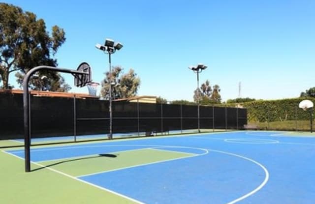 3900 Parkview Ln - 3900 Parkview Lane, Irvine, CA 92612