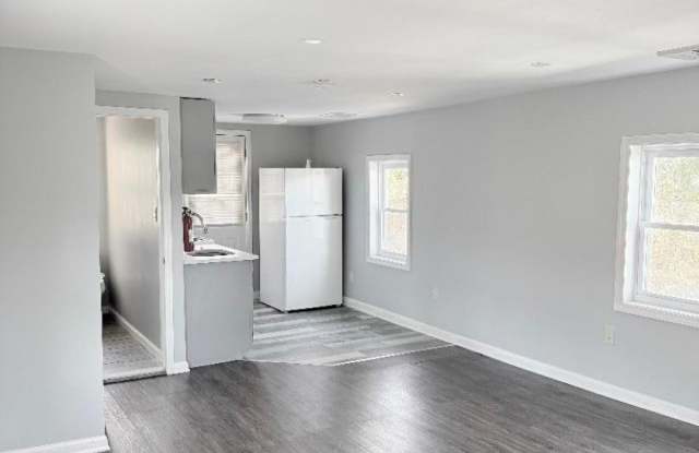 95 Thompson Ave - 95 Thompson Avenue, Dover, NJ 07801