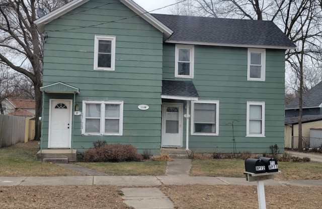 Newly refreshed 2 bedroom, 1 bath in duplex. Large yard in quiet neighborhood in Faribault. photos photos