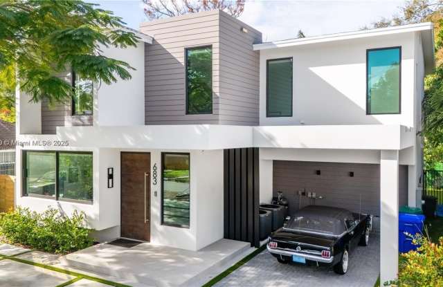 683 NE 68th photos photos