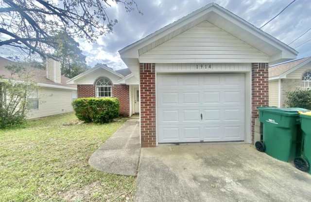 1914 Summer Hills Ln photos photos