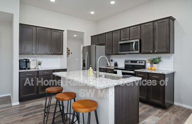 3855 W Linwood photos photos