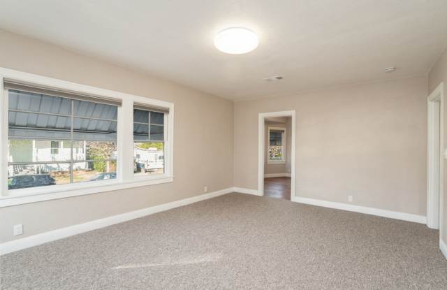 1612 Concordia St - 2 bedroom | 1 bath | Upper unit photos photos 1612 Concordia St - 2 bedroom | 1 bath | Upper unit photos photos