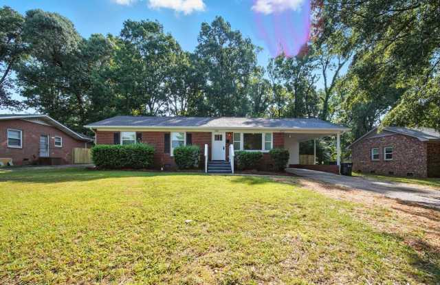 830 Log Cabin Rd - 830 Log Cabin Road, Charlotte, NC 28213