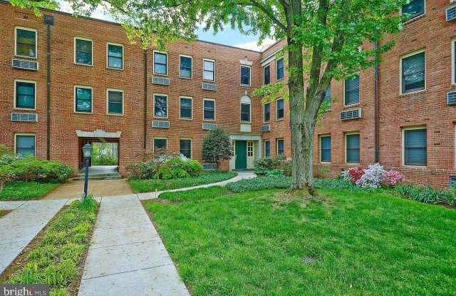4822 CHEVY CHASE Drive Gallery 1