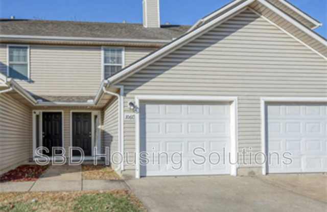106 NE Dogwood St photos photos