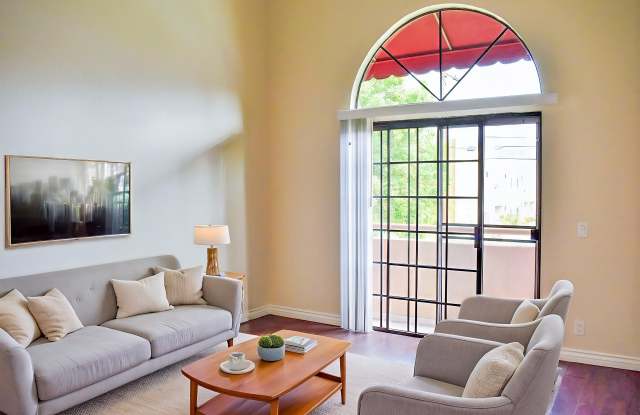 1010 Raleigh Apartments Gallery 1