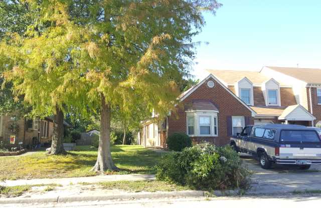 2 Bedroom 2 Bathroom Townhome located in Great Bridge - 422 San Roman Drive, Chesapeake, VA 23322