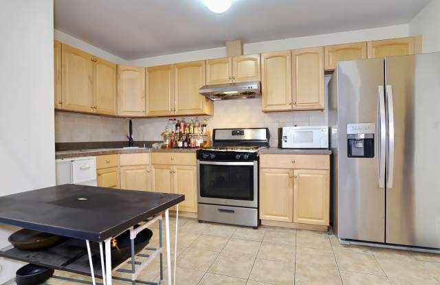 210 NEW YORK AVE photos photos