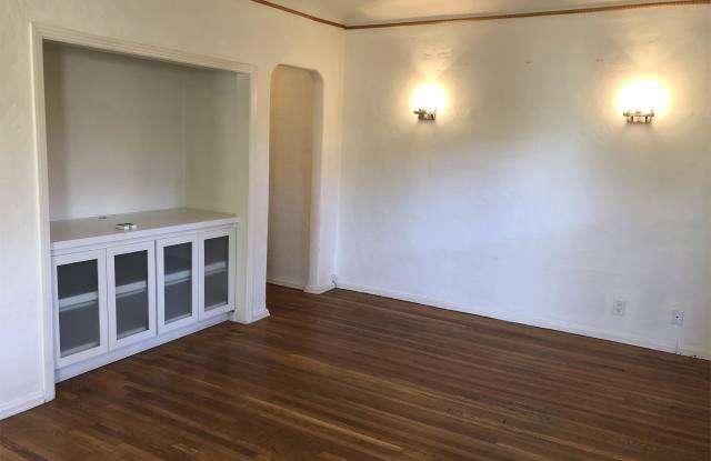 264 S Reeves Drive, Apt. 103 Gallery 4
