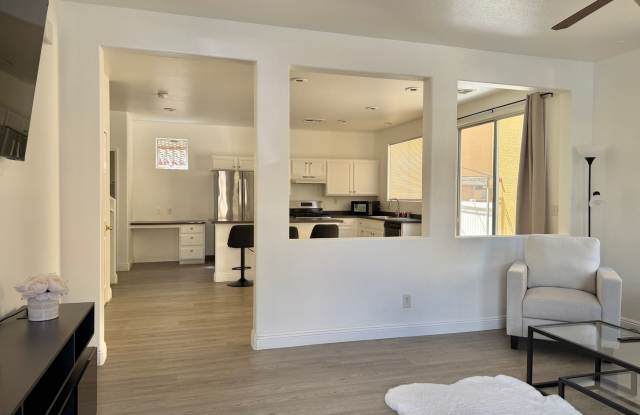 3db/2.5bath 2-Story Single Family Home Gallery 4