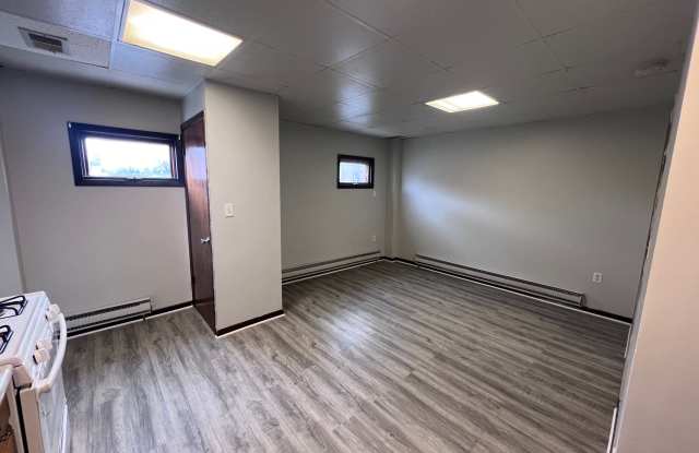 4350 Sheffield Avenue - 2 Gallery 4
