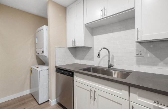 Sunset Cliffs Apartments Gallery 2