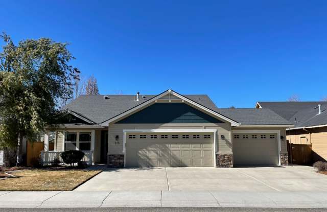 Beautiful 2 bed 2 bath home in the Woodbridge Subdivision. photos photos