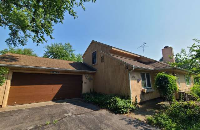 Fully Furnished 3-Bedroom Home – Pet Friendly! photos photos
