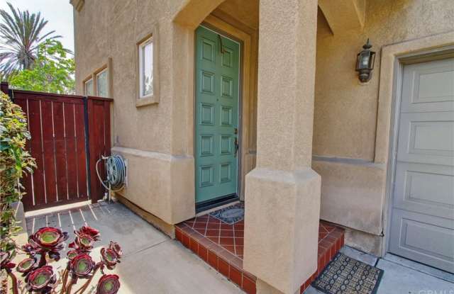 22912 Serra Drive Gallery 4