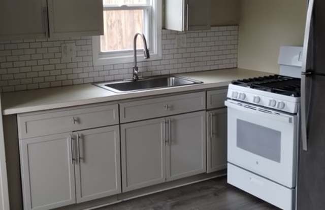 1225 South Cedar Avenue - 1225 South Cedar Avenue, Independence, MO 64052