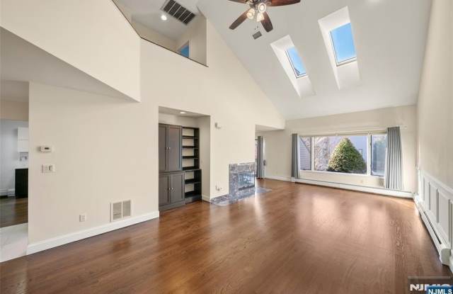 403 Dogwood Court Gallery 2