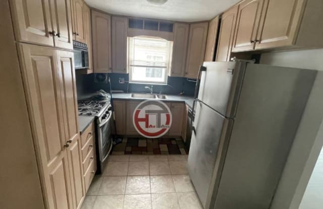 1520 Kennelworth Place 2 - 1520 Kennellworth Place, Bronx, NY 10465