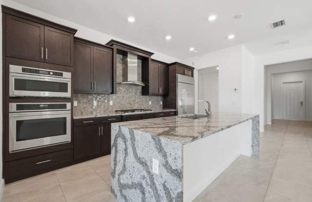 11760 Bayview Circle Gallery 2