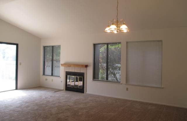 Coming Soon!  Nice Condo for Rent! Gallery 1