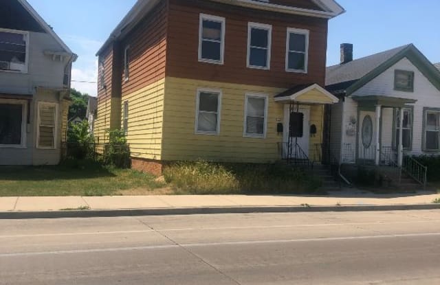 2117 S. 13th St. Upper - 2117 South 13th Street, Milwaukee, WI 53215