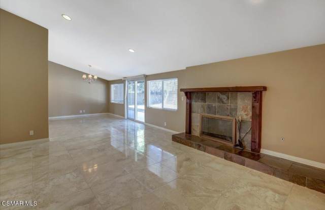 1217 Sheffield Place Gallery 2