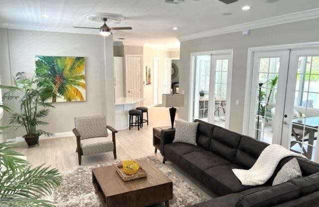 419 SE 4th Avenue - 419 Southeast 4th Avenue, Delray Beach, FL 33483