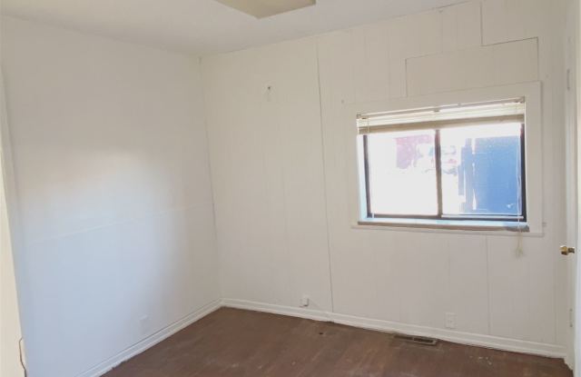 1431 Estes Street Gallery 3