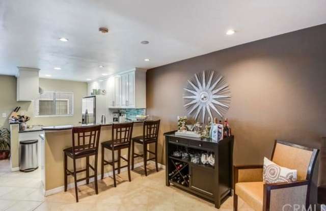 1806 Spreckels Lane Gallery 4