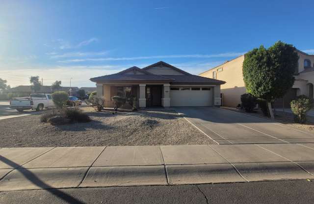 Great Home 3bd plus a Den! photos photos