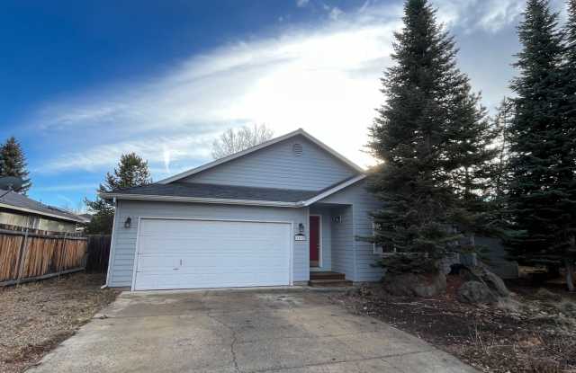 3 Bed/2 Bath Single Level Home in NE Bend - Near St. Charles - 1865 Northeast Windy Tree Court, Bend, OR 97701