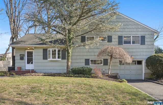121 Squire Hill Road photos photos