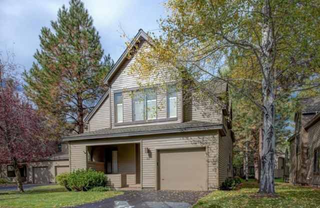 Fully Furnished Eaglewood Condo in Sunriver – Pool, Golf  Trails at Your Doorstep photos photos