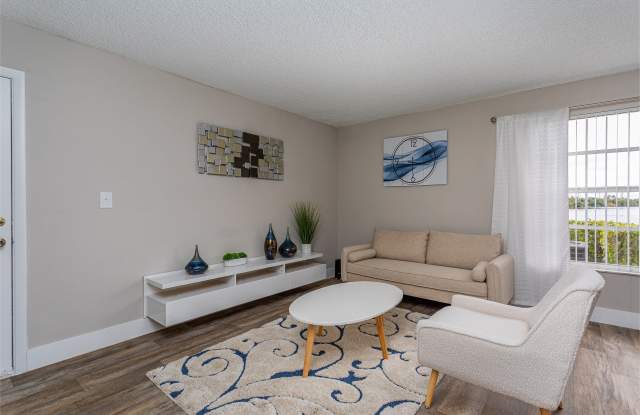 The Landings at Pembroke Lakes Gallery 2