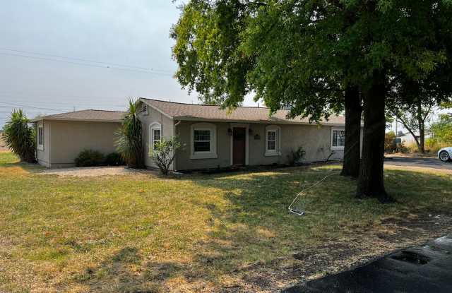 Nice two bedroom two bath home away from the city in Elverta, CA. photos photos Nice two bedroom two bath home away from the city in Elverta, CA. photos photos
