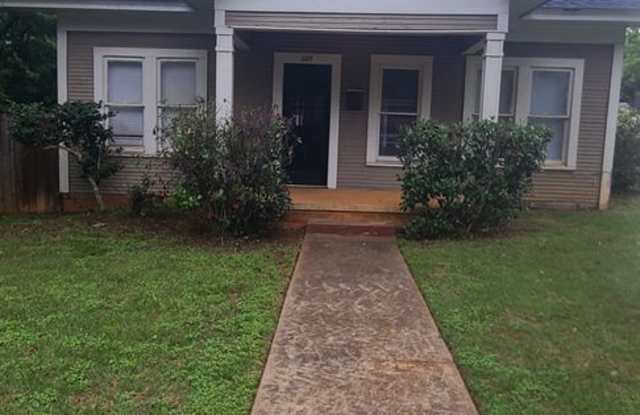 204 Mitchell - 204 Mitchell Street, Nacogdoches, TX 75965