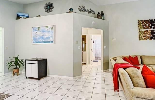 13641 Admiral Court Gallery 4