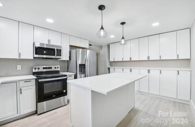 1747 1st Street - 1747 1st Street Northeast, Hickory, NC 28601