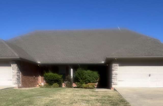 3106 Sw Deerfield Blvd - 3106 Southwest Deerfield Boulevard, Bentonville, AR 72713