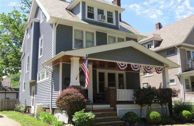 17469 Norton Avenue Gallery 1