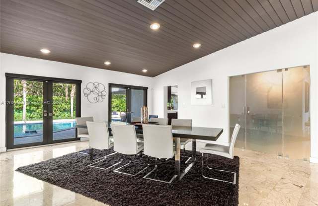 17125 Southwest 80th Court Gallery 4