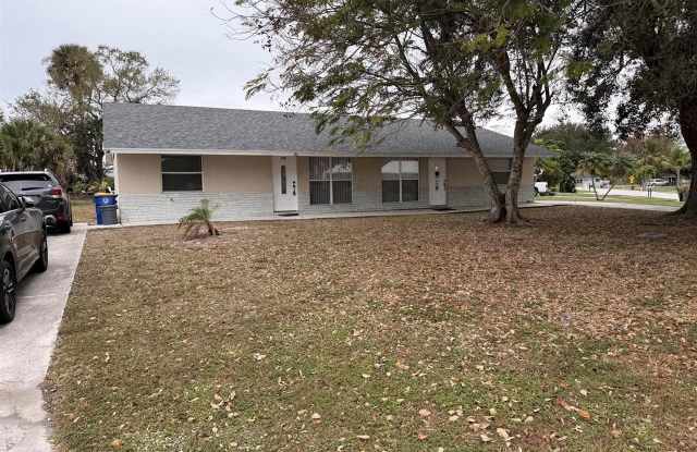 125 SE Millwood Terrace photos photos